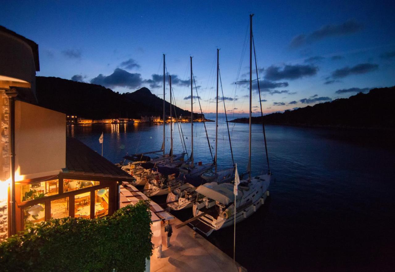 Accommodation Triton Lastovo ภายนอก รูปภาพ