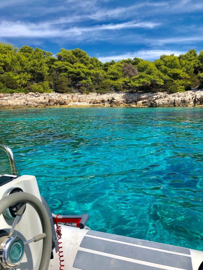 Accommodation Triton Lastovo ภายนอก รูปภาพ